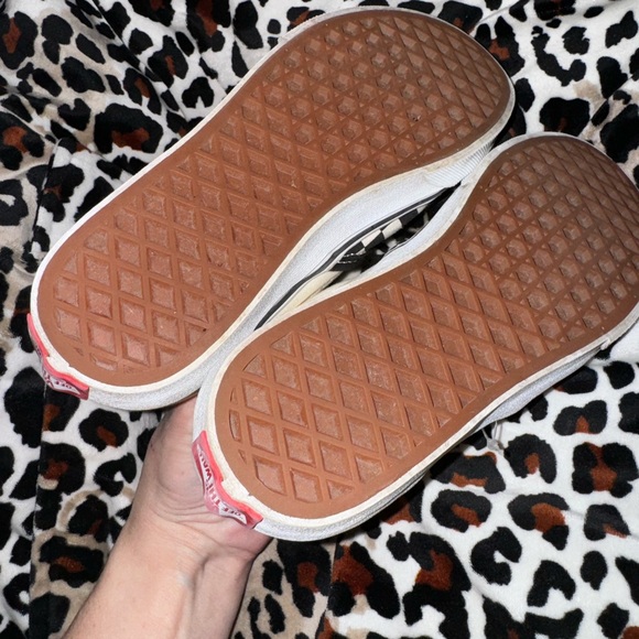 Black and white vans - Picture 2 of 4